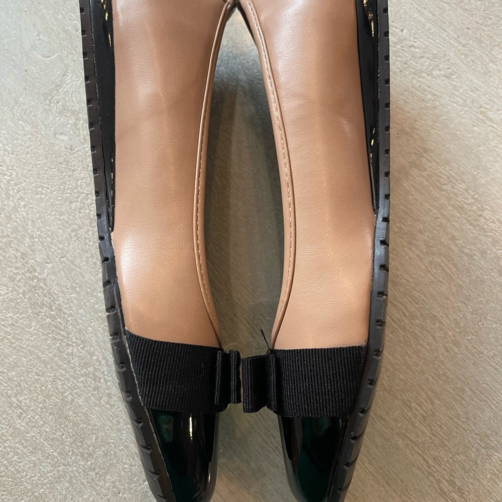 Anne Klein Black and Tan Flats with Bow - Picture 3 of 4